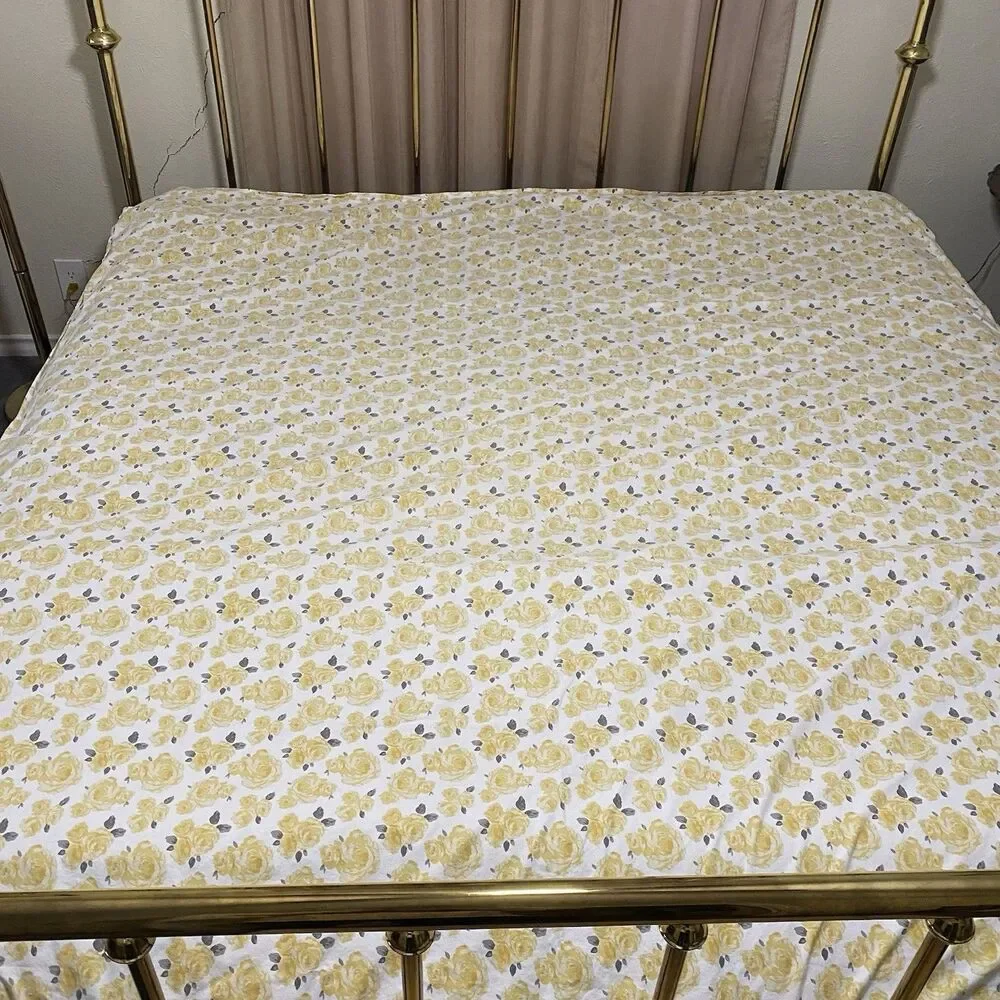 Emily & Meritt Petite Roses Pillowcases and Flat Sheet